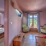 Fiscardo Bay فندق فيسكاردو